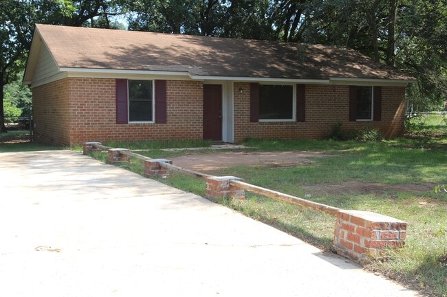 property at 2725 Yorktown Ave