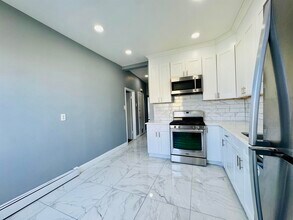 95 W 54th St in Bayonne, NJ - Building Photo - Building Photo