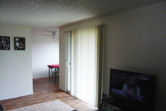 The Halsey Apartments in Hillsboro, OR - Building Photo - Interior Photo