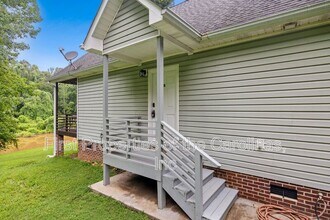 5988 Quarter Mile Rd in Clover, SC - Building Photo - Building Photo