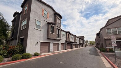 2348 E Huntington Dr in Phoenix, AZ - Foto de edificio - Building Photo