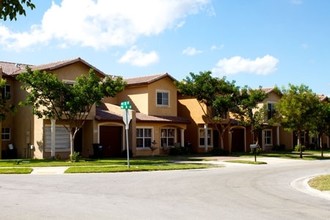 Keys Winds Villas in Florida City, FL - Building Photo - Building Photo