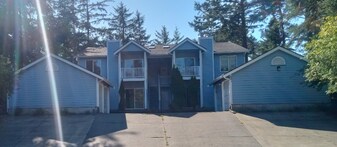 601 Sunset Ave NE, Unit D in Ocean Shores, WA - Building Photo