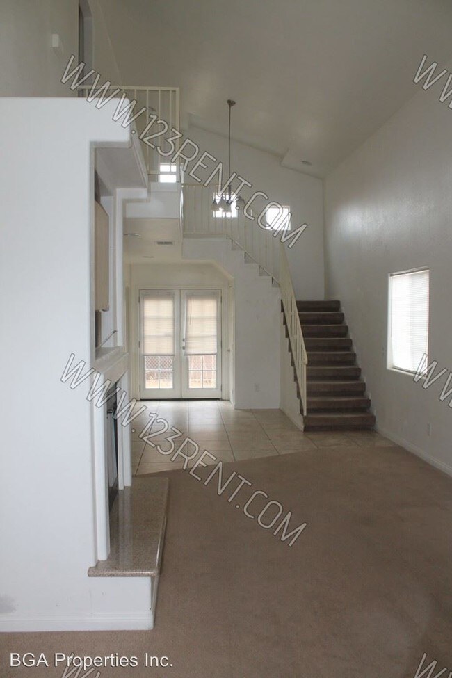 9213 Redwood Blvd-Unit -UNIT 4 in California City, CA - Building Photo - Building Photo