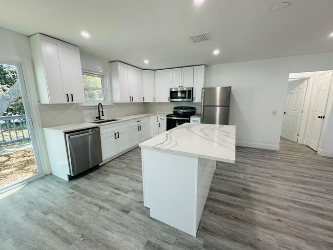 1225 Bermuda St in Clearwater, FL - Building Photo - Building Photo