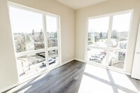 Urban Living at Fanno Creek in Tigard, OR - Foto de edificio - Building Photo