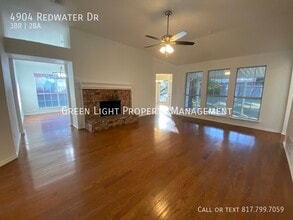 4904 Redwater Dr in Arlington, TX - Building Photo - Building Photo