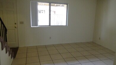 1117 Seabreeze Way in Lompoc, CA - Building Photo - Building Photo
