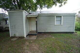 3909 39th Ct N in Birmingham, AL - Foto de edificio - Building Photo