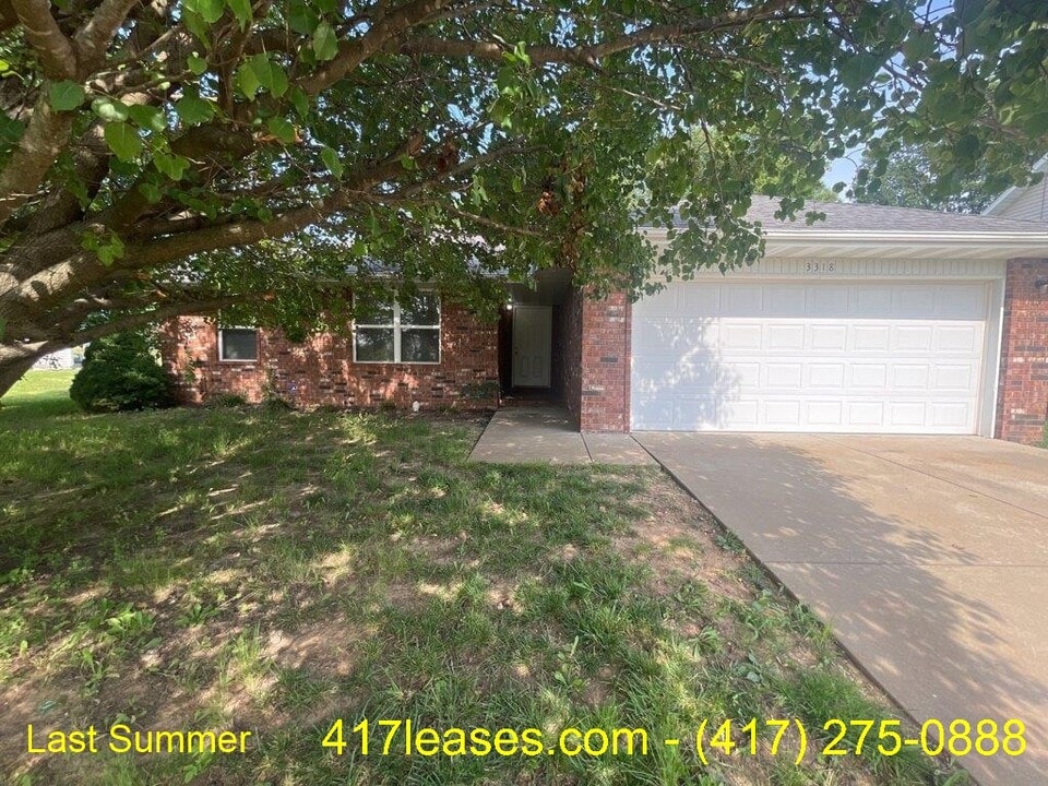 3318 S Valley View Dr in Springfield, MO - Building Photo