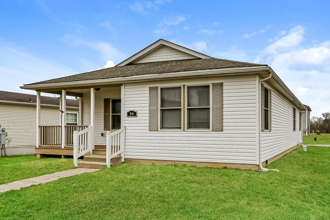 34 Waterman Ave in Commercial Point, OH - Building Photo - Building Photo