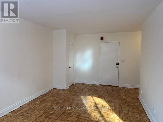 15 Anglesey Blvd in Toronto, ON - Building Photo - Building Photo