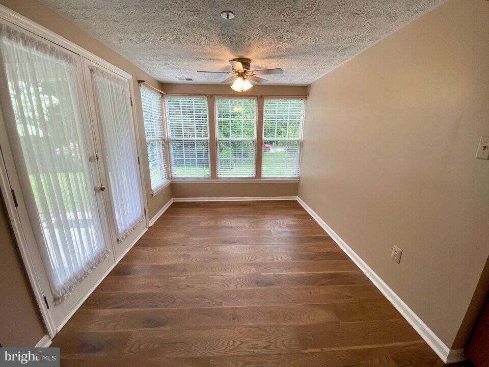 627 Deering Rd-Unit -2B in Pasadena, MD - Building Photo