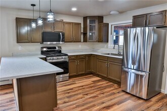 21 Center St, Unit Rear in Angola, NY - Building Photo - Building Photo