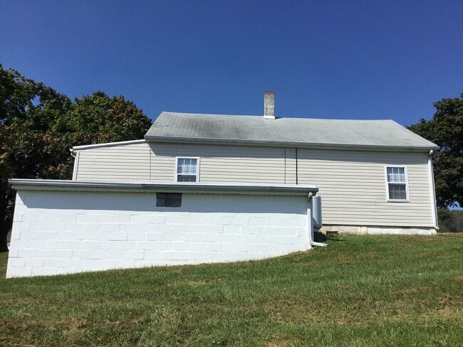 1147 Apple Butter Ln in York, PA - Building Photo - Building Photo