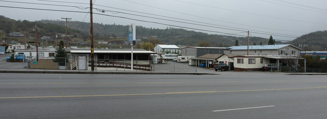 Roseburg Mobile Home & RV Park