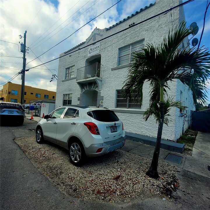 544 NW 23rd Ct in Miami, FL - Foto de edificio