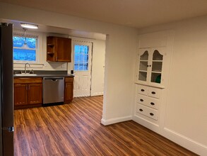 14 Depot Rd in Falmouth, ME - Building Photo - Building Photo