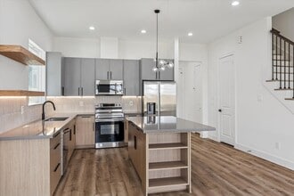 3719 Lydia St in Houston, TX - Foto de edificio - Building Photo