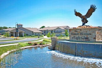 The Manor Homes of Eagle Glen in Raymore, MO - Foto de edificio - Building Photo