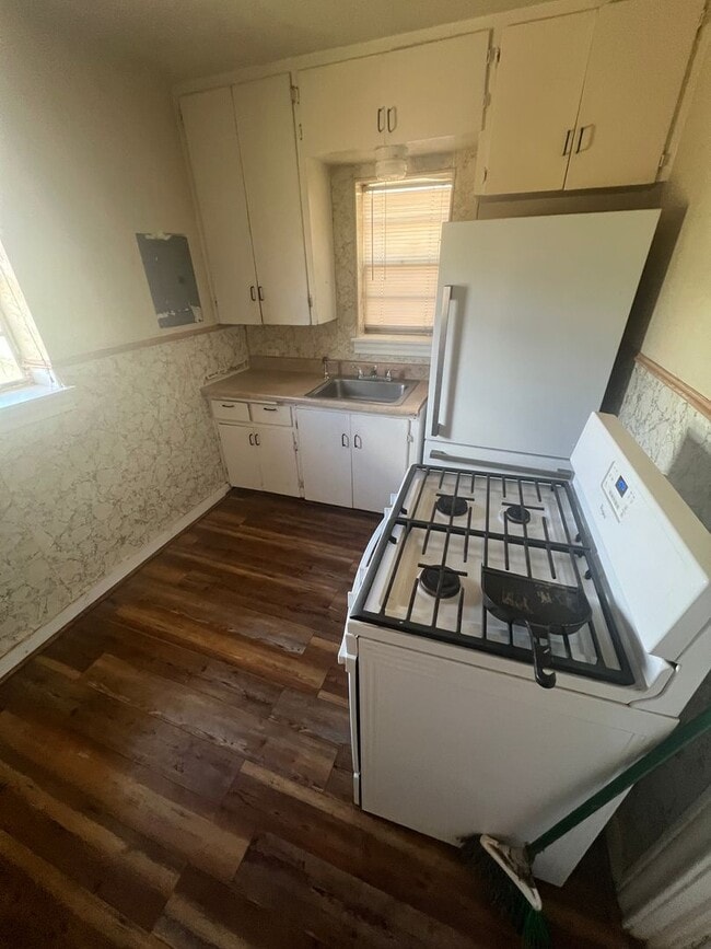 property at 201 N Tennessee St