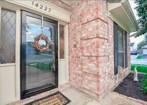 14227 Sandfield Dr in Houston, TX - Building Photo