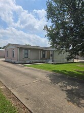 4411 W Cedar Bayou Lynchburg Rd in Baytown, TX - Building Photo - Building Photo