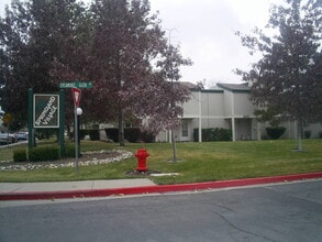 2577 Sycamore Glen Dr in Sparks, NV - Building Photo - Building Photo