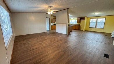 21120 Binford Rd in Waller, TX - Building Photo - Building Photo