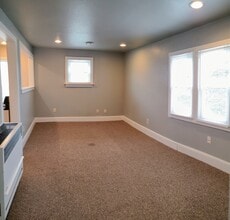 1851 N Pulaski St, Unit B in Milwaukee, WI - Foto de edificio - Building Photo