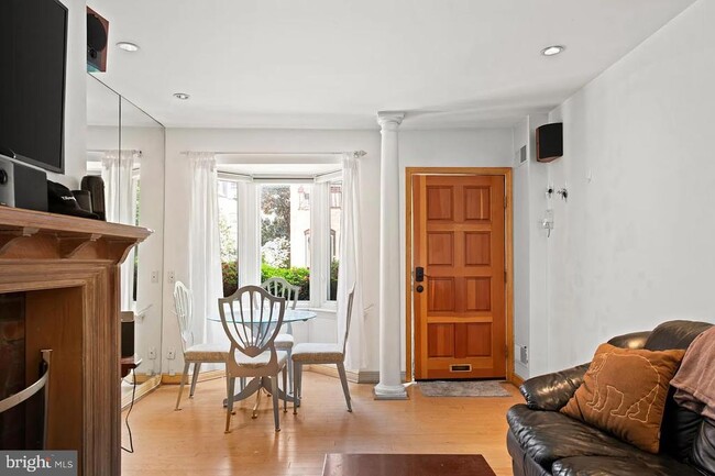 1008 Paper Mill Ct in Washington, DC - Building Photo - Building Photo