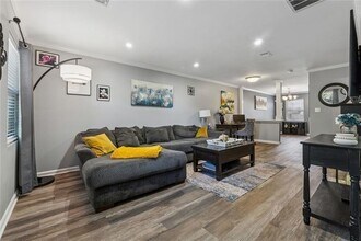135 N River Dr in Atlanta, GA - Building Photo - Building Photo