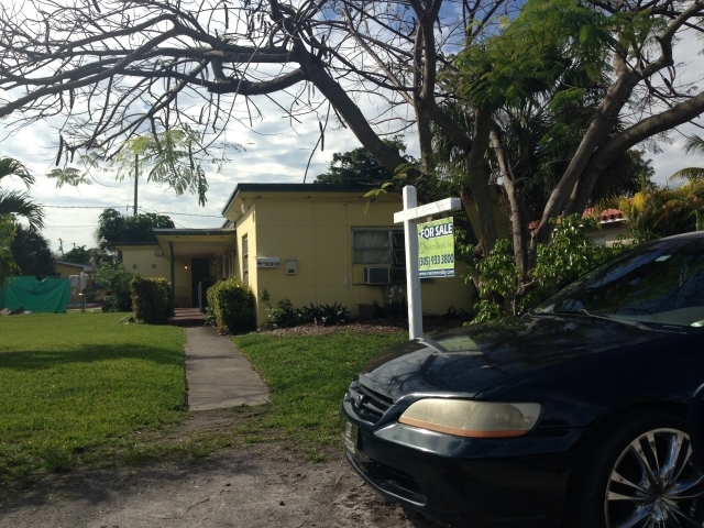 1910 Mayo St in Hollywood, FL - Building Photo