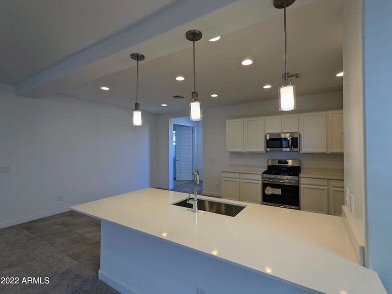 16846 W Las Palmaritas Dr, Unit 5105 in Waddell, AZ - Foto de edificio