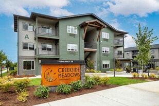 Creekside Meadows in Albany, OR - Building Photo