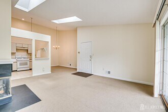 152 Darwin Ln in North Brunswick, NJ - Building Photo - Building Photo