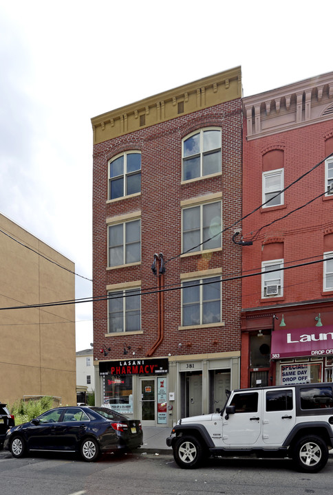 381 Communipaw Ave in Jersey City, NJ - Building Photo