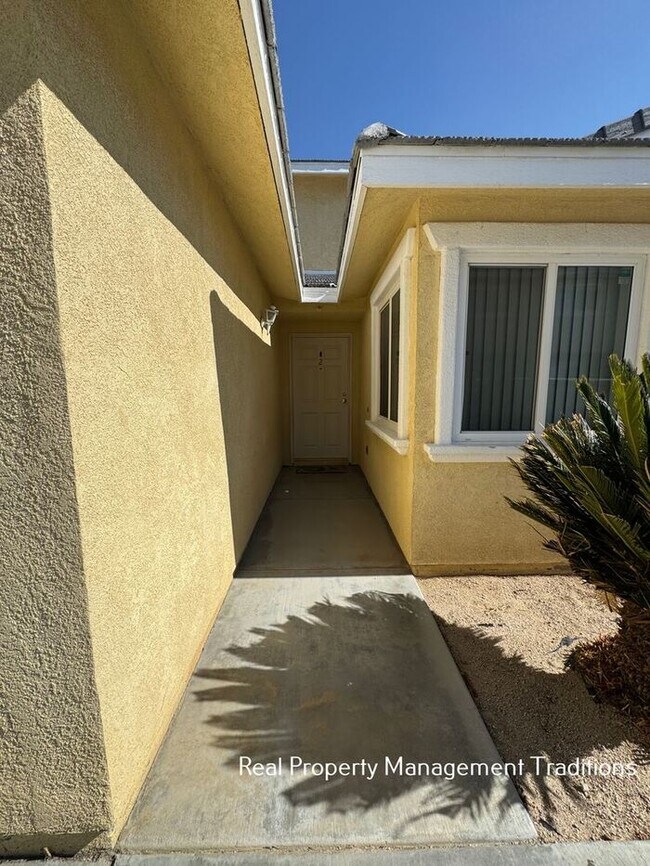 1933 Marie Ave in Rosamond, CA - Building Photo - Building Photo