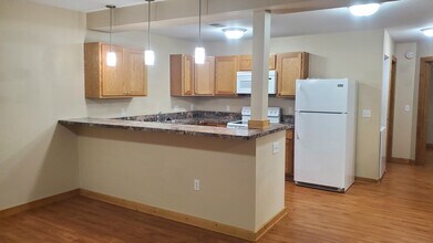 111 Michigan Ave, Unit L2 in Gaylord, MI - Building Photo - Building Photo