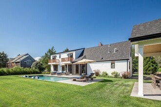 10 William Way in Southampton, NY - Building Photo - Building Photo