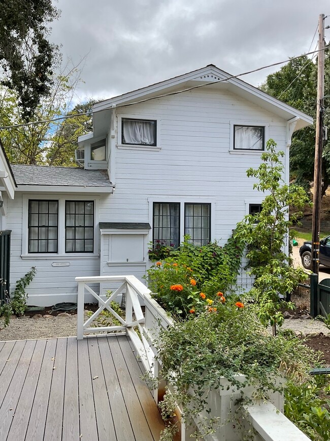 11611 Garden Ct in Clearlake Oaks, CA - Building Photo - Building Photo