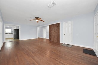 6214 Diamond Ct in Texas City, TX - Building Photo - Building Photo