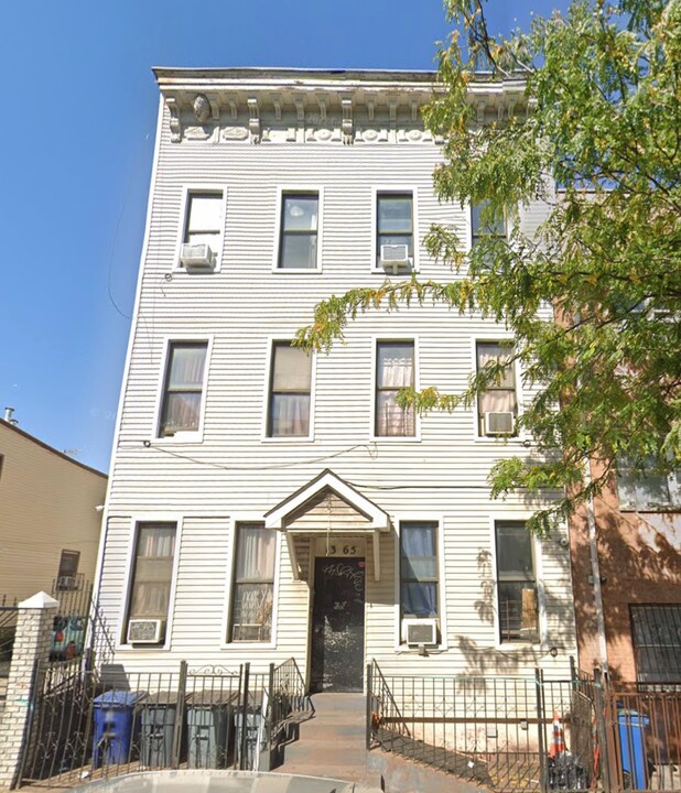 1365 Dekalb Ave in Brooklyn, NY - Building Photo