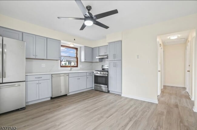 161 Delafield Ave in Lyndhurst, NJ - Building Photo - Building Photo