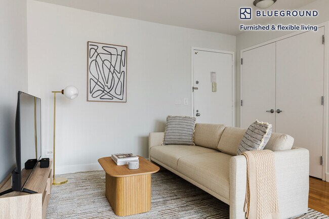 235 W 48th St in New York, NY - Building Photo - Building Photo