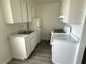 Marquis Apartments in Hawthorne, CA - Foto de edificio - Interior Photo