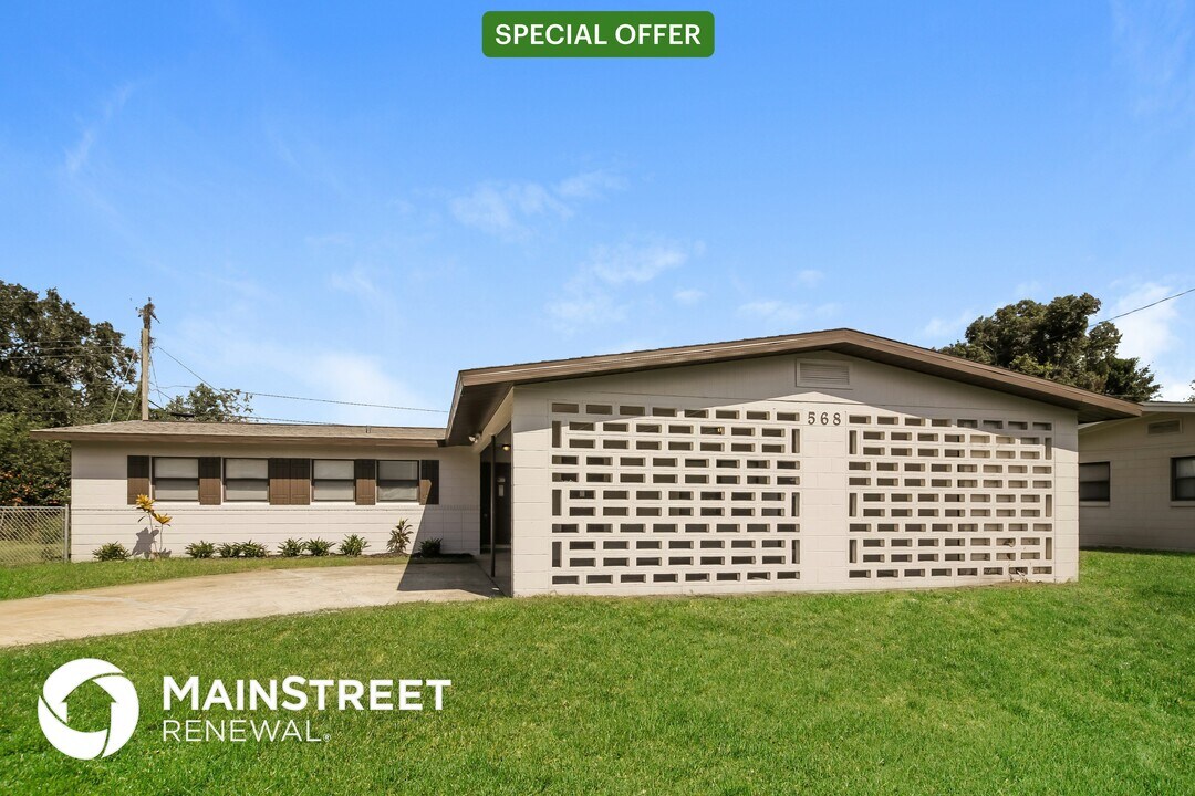 568 Gardenia Cir in Titusville, FL - Foto de edificio