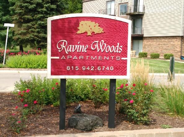 Ravine Woods in Morris, IL - Building Photo