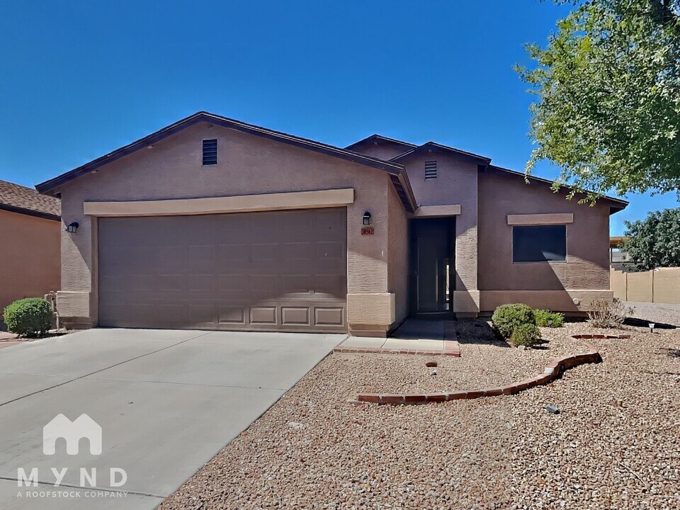 30562 N Appalachian Trail in San Tan Valley, AZ - Building Photo