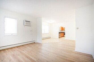 888 St James Ave in Springfield, MA - Building Photo - Building Photo